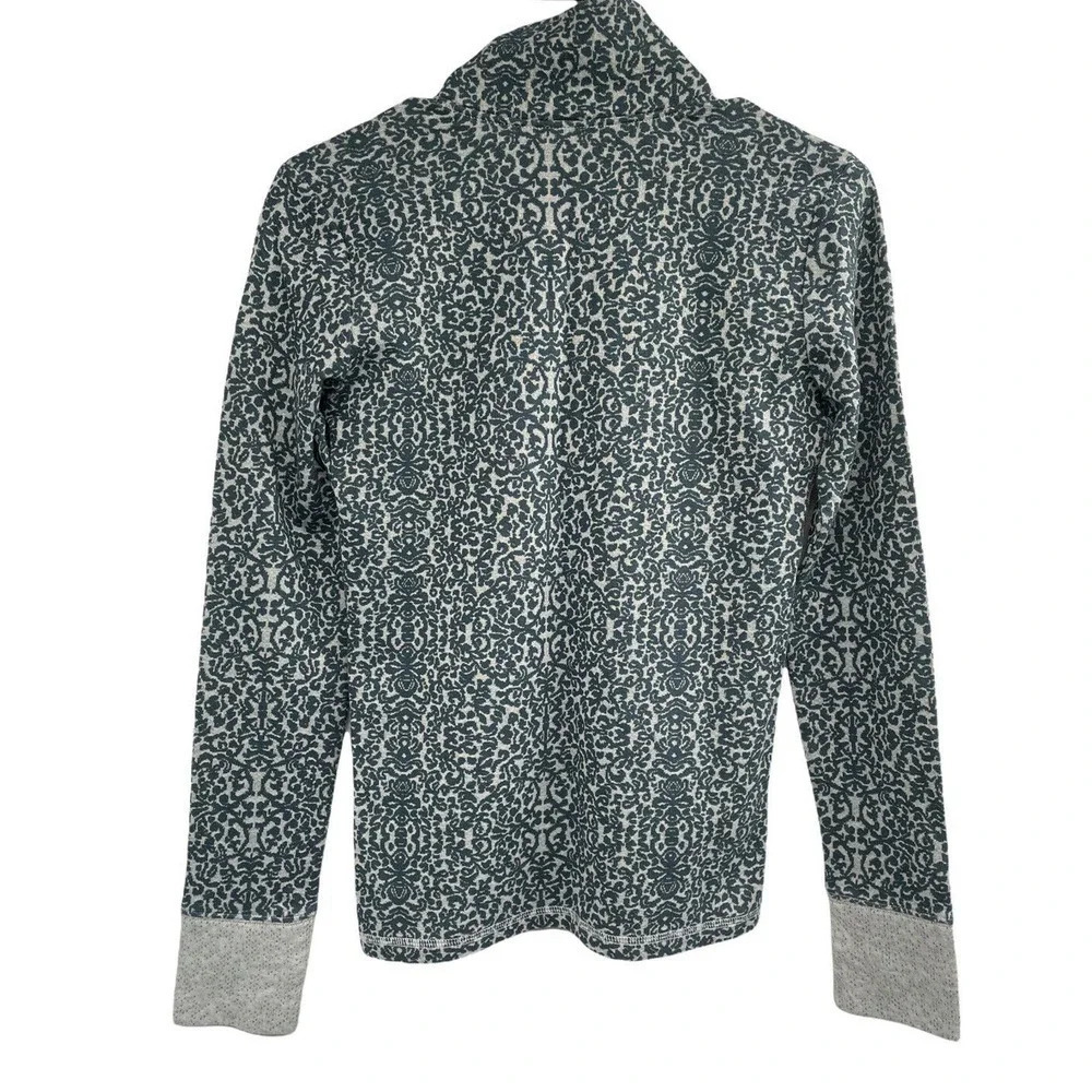 Kavu Women's Size S Lopez Long Sleeve Mock Neck Shirt Top Thumb Holes Button - Picture 8 of 11